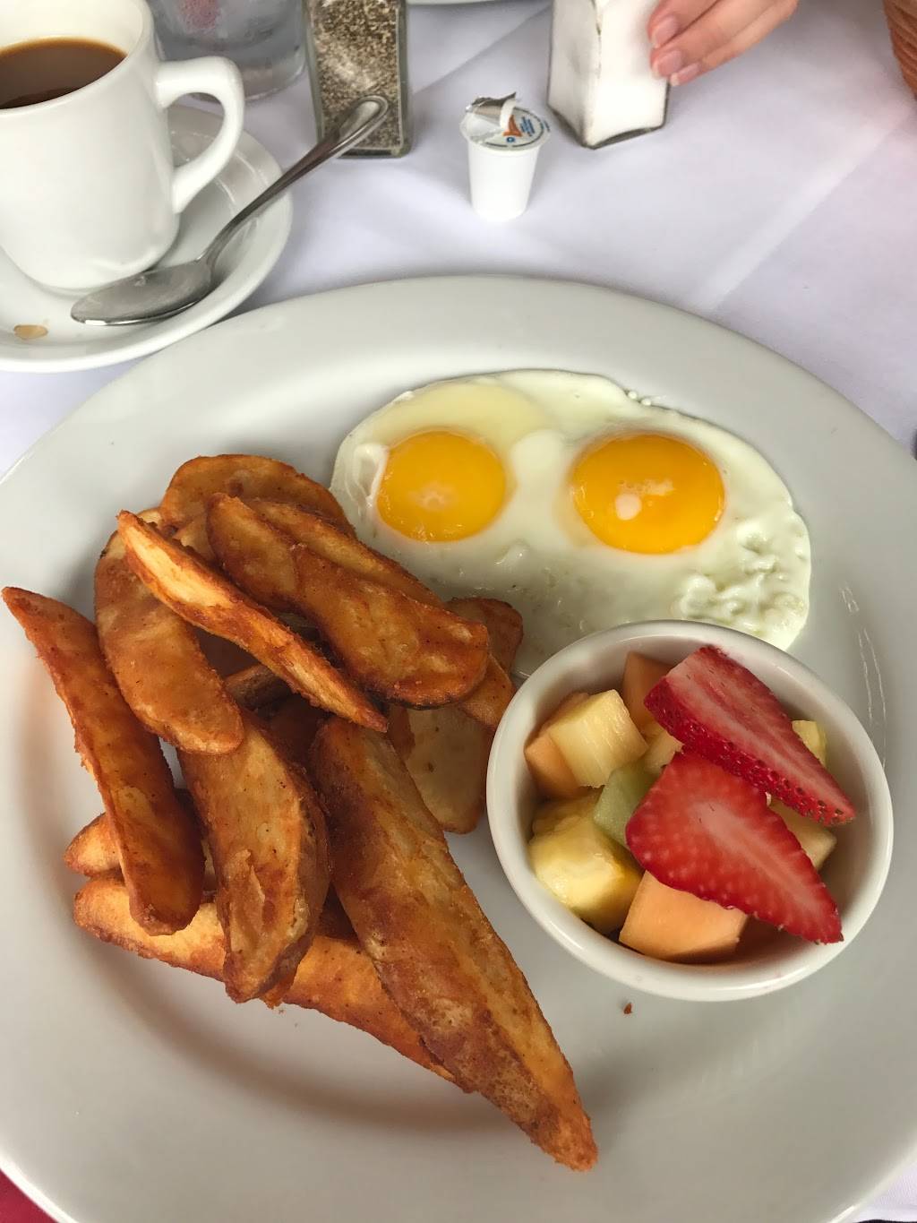 Arnoldis Cafe | cafe | 1627, 600 Olive St, Santa Barbara, CA 93101, USA | 8059625394 OR +1 805-962-5394