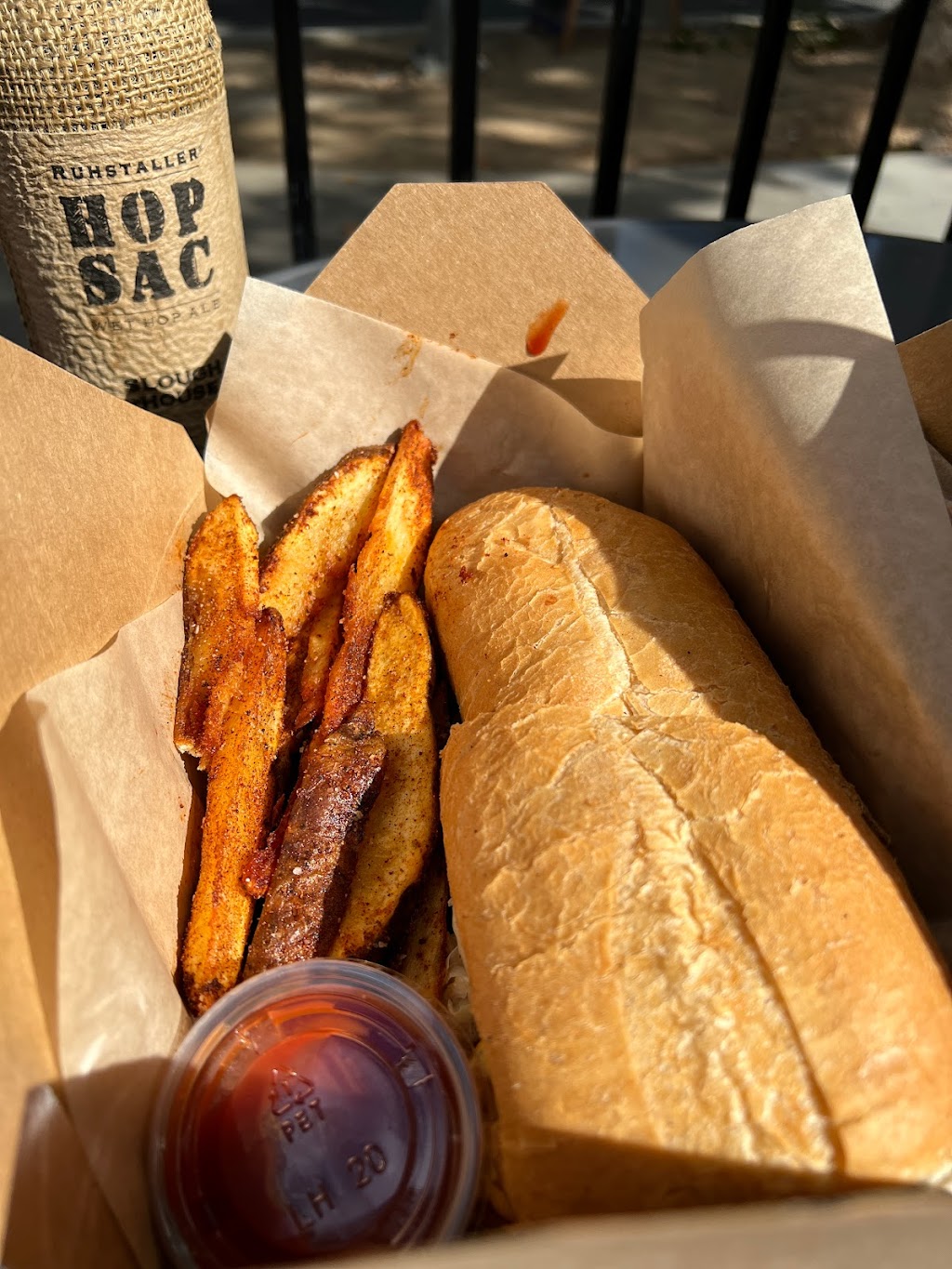 Purple Pig Eats Oak Park | restaurant | 2790 Stockton Blvd, Sacramento, CA 95817, USA | 9166786911 OR +1 916-678-6911