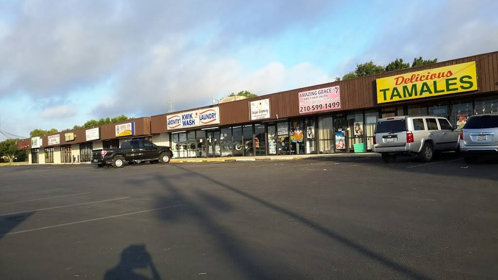 Delicious Tamales | restaurant | 13533 Nacogdoches Rd, San Antonio, TX 78217, USA | 2105902211 OR +1 210-590-2211