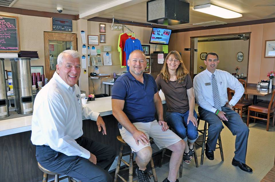 Country Inn Cafe & Motel | cafe | 536 Veterans Memorial Dr, Livingston, IL 62058, USA | 6186372600 OR +1 618-637-2600