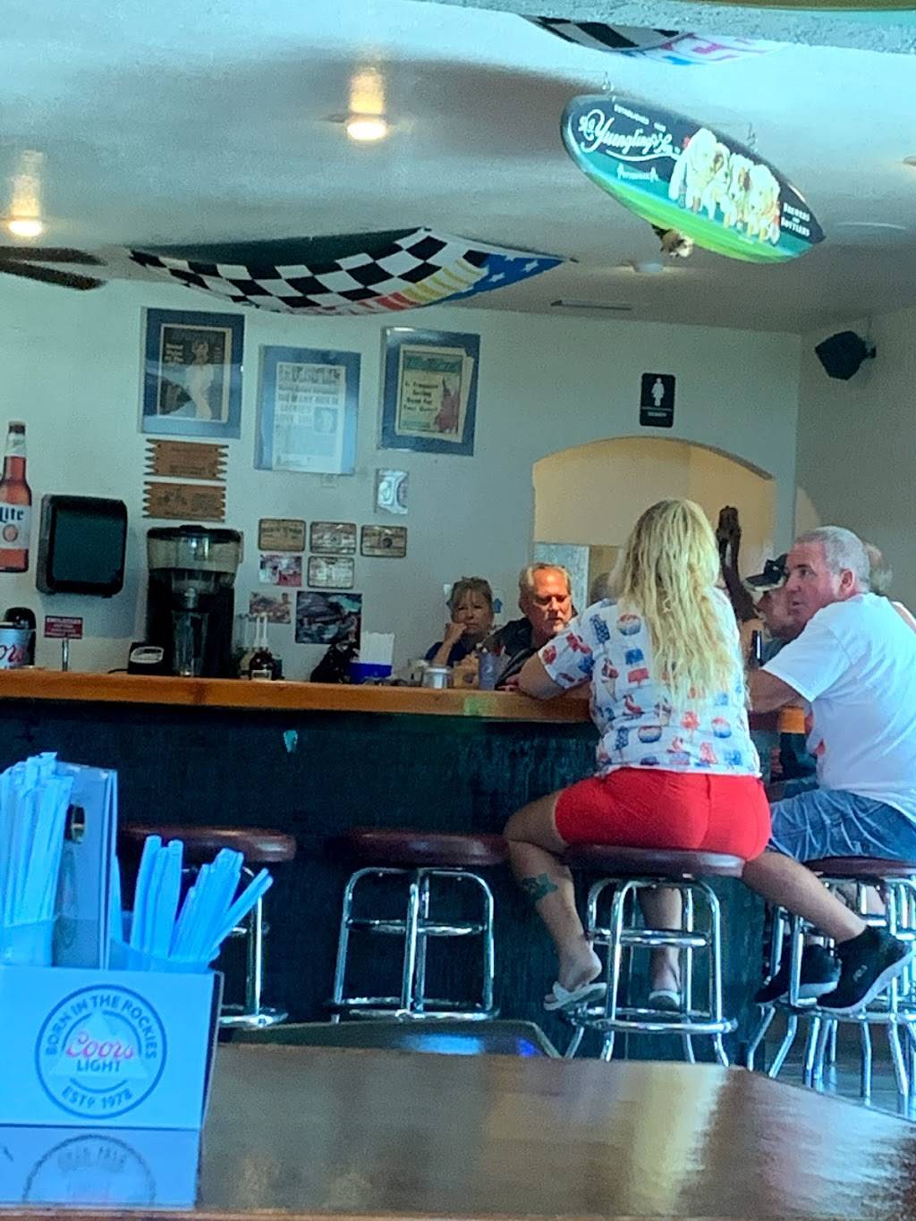 Gators Roadside Grill | restaurant | 1301 Canal St, New Smyrna Beach, FL 32168, USA | 3864104084 OR +1 386-410-4084