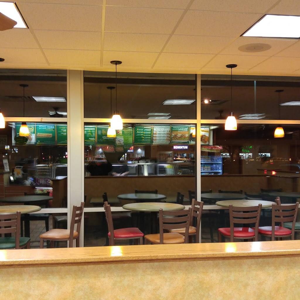 Subway | restaurant | 4304 Jeffers Rd, Eau Claire, WI 54703, USA | 7158338801 OR +1 715-833-8801