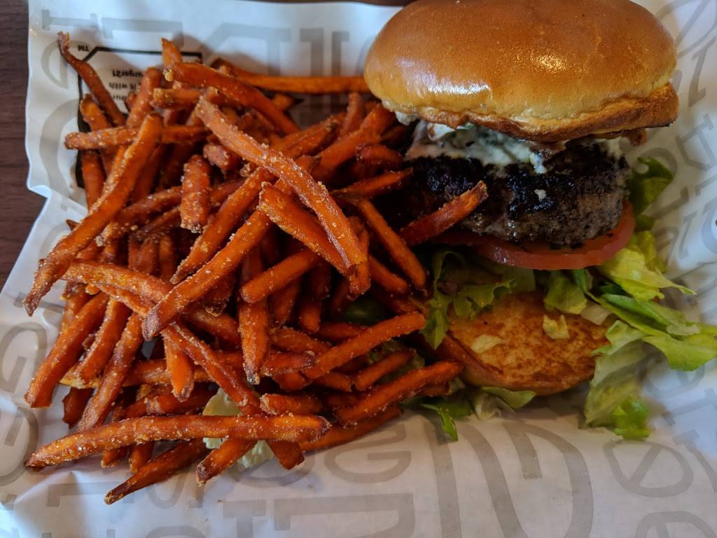 Burger 21 | restaurant | 14825 Ballantyne Village Way #160, Charlotte, NC 28277, USA | 7049005645 OR +1 704-900-5645