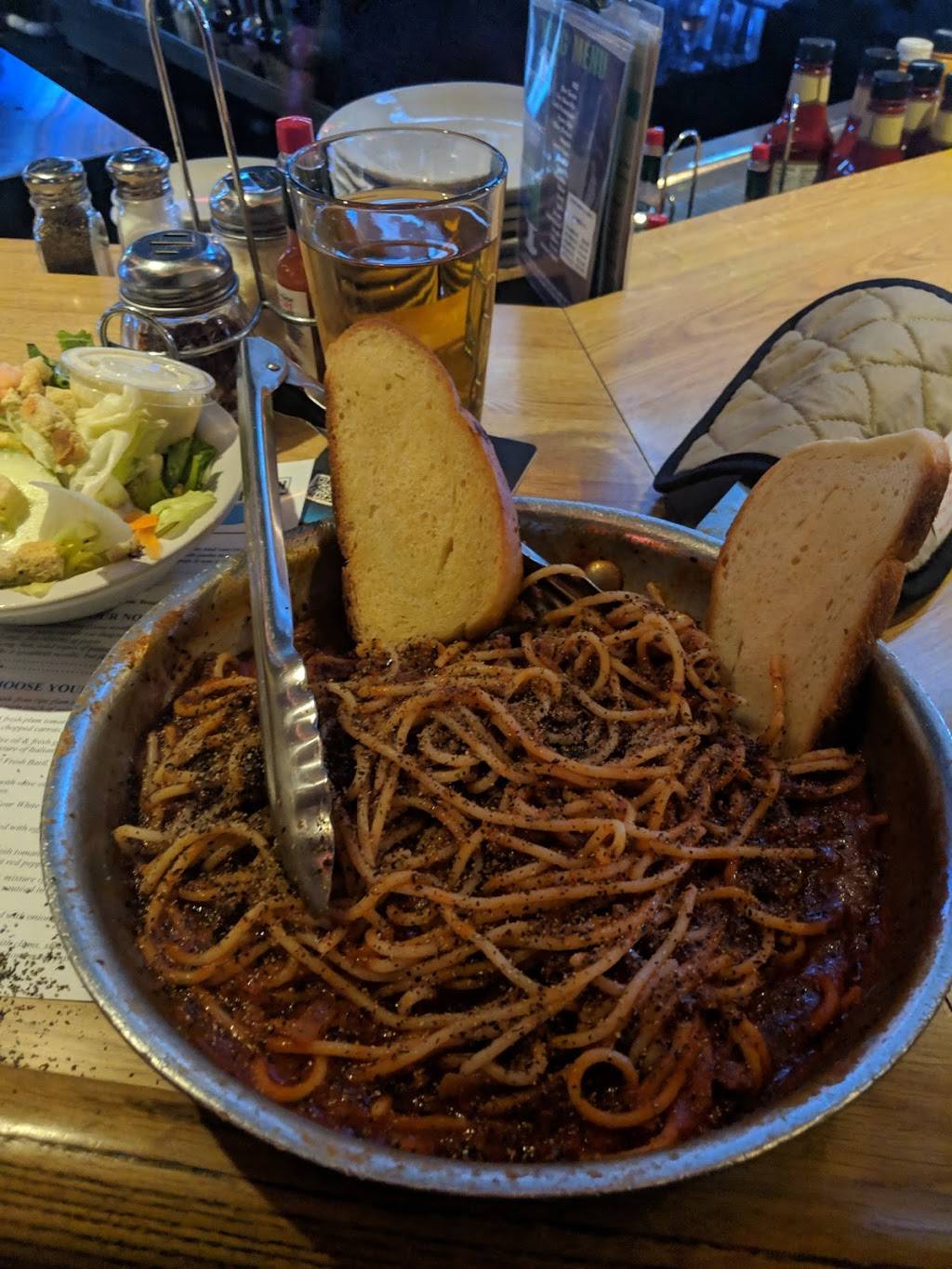 Stadium Sports Club & Pizza | restaurant | 4015 Algonquin Rd, Rolling Meadows, IL 60008, USA | 8473972440 OR +1 847-397-2440