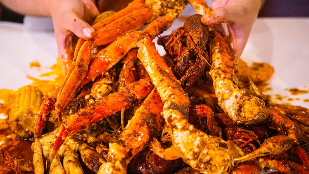 Bobos Crab Shack (Washington Heights) | restaurant | 130 Dyckman St, New York, NY 10040, USA | 9172617700 OR +1 917-261-7700