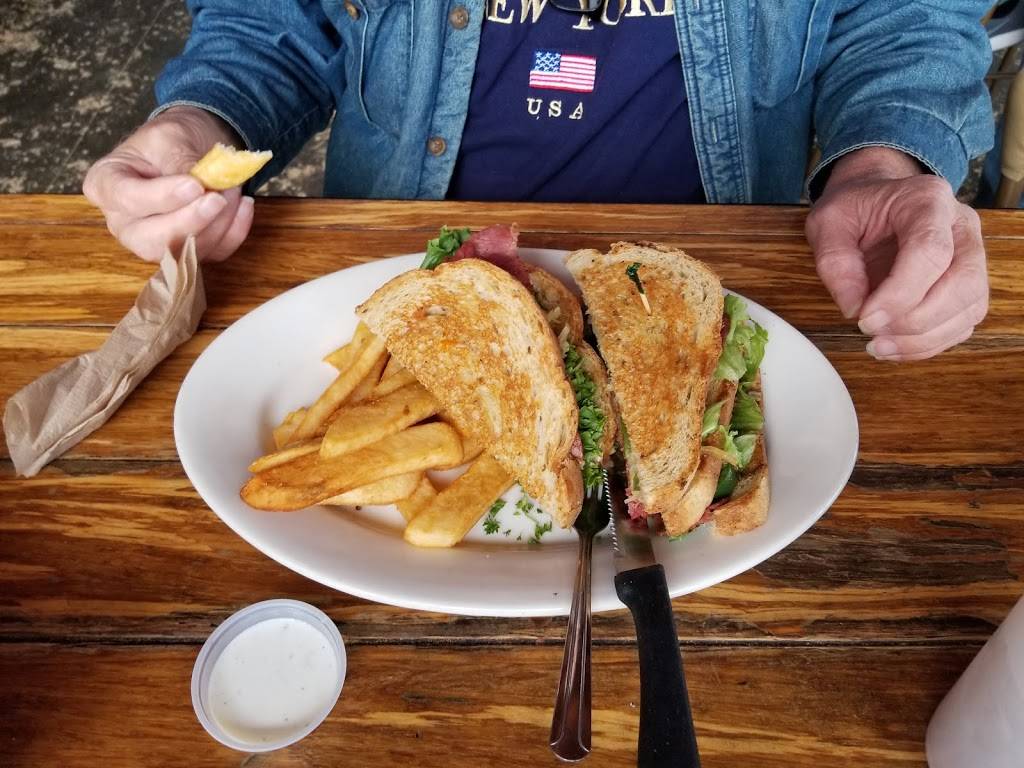 Schooners Patio Grille | restaurant | 22903 Soledad Canyon Rd, Santa Clarita, CA 91350, USA | 6613884765 OR +1 661-388-4765