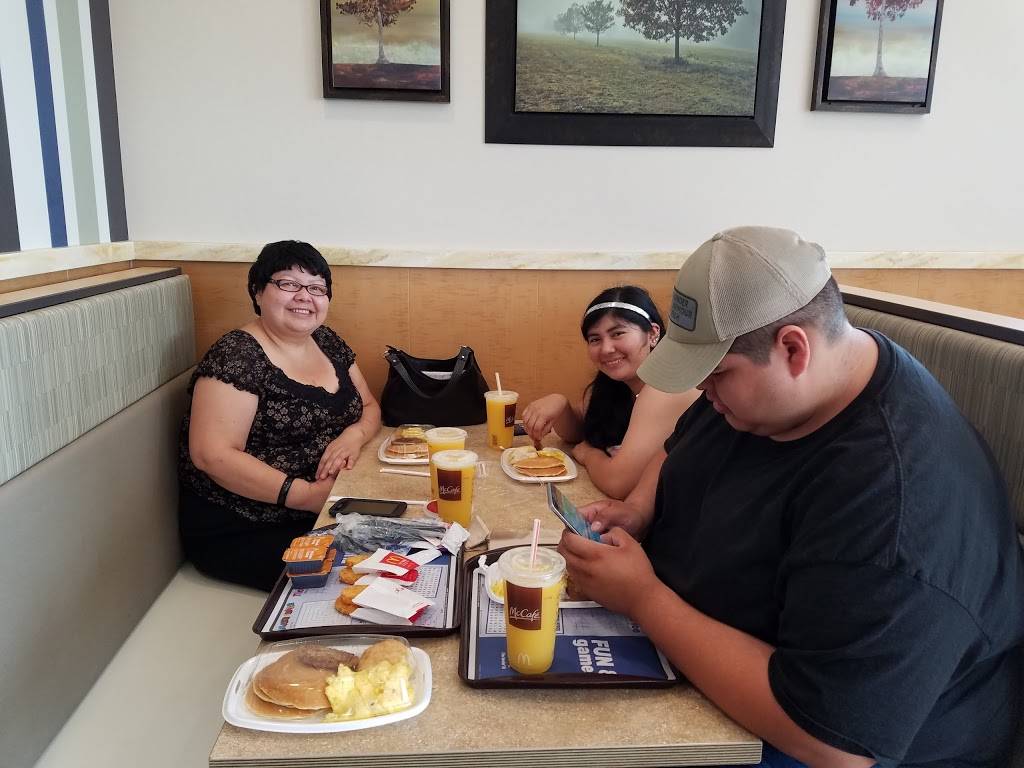 McDonalds | cafe | 7717 W Dodge Rd, Omaha, NE 68114, USA | 4023900800 OR +1 402-390-0800