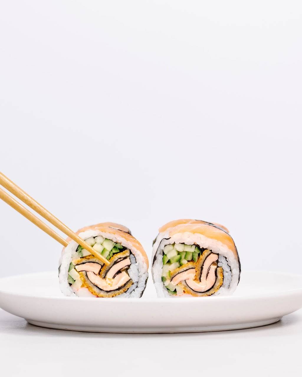 Mito Sushi | restaurant | 4600 Rue Molson, Montréal, QC H1Y 0A3, Canada | 5142232600101 OR +1 514-223-2600 ext. 101