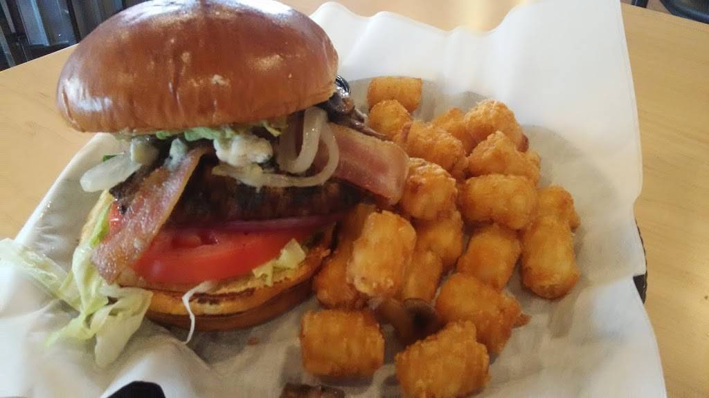 Catch Table & Tap | restaurant | 500 E 81st Ave, Merrillville, IN 46410, USA | 2195254076 OR +1 219-525-4076