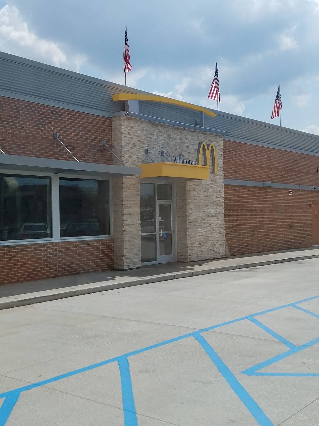 McDonalds | cafe | 3883 Veterans Memorial Pkwy, St Peters, MO 63376, USA | 6369281085 OR +1 636-928-1085
