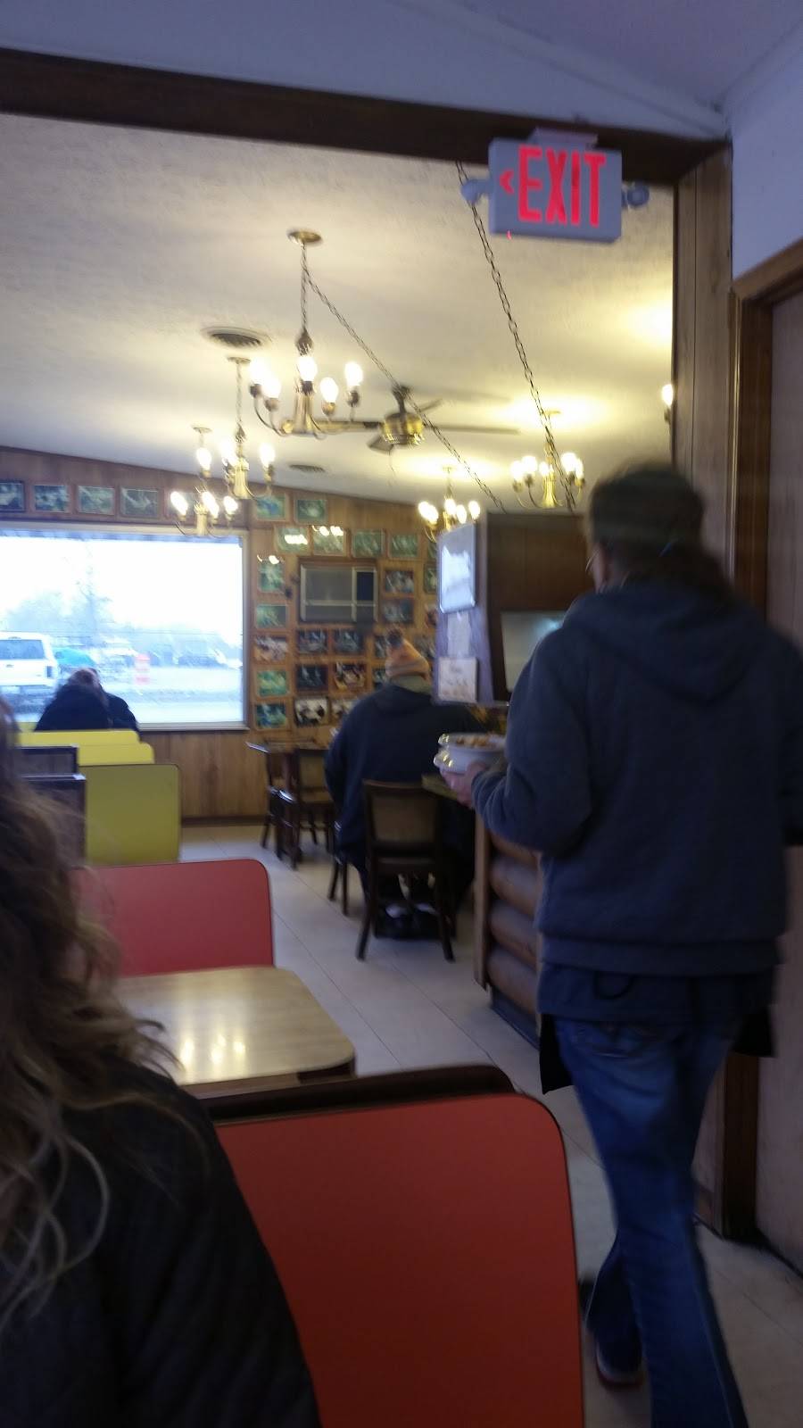 Rainbow Family Restaurant | restaurant | 1726 Jacksboro Pike, LaFollette, TN 37766, USA | 4235629237 OR +1 423-562-9237