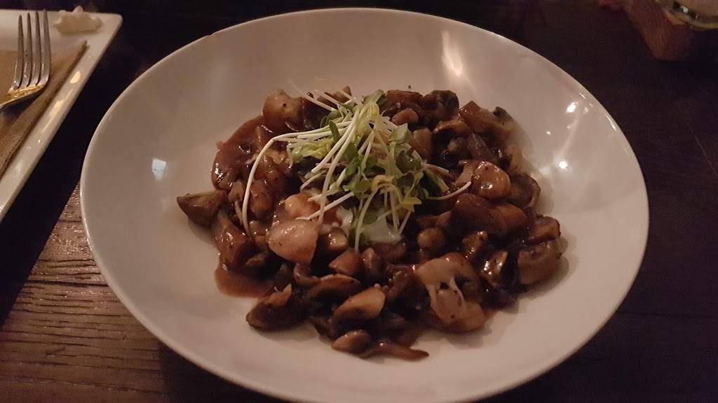 Restaurant LAngéluc | restaurant | 480 Rue Saint-Denis, Saint-Alexandre, QC J0J 1S0, Canada | 4503464393 OR +1 450-346-4393