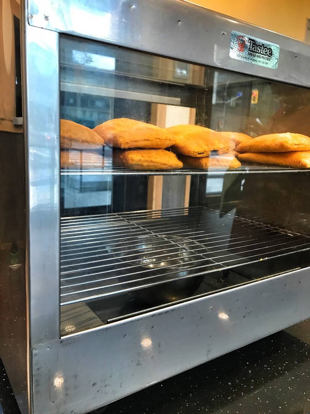 Pauls Roti Shop | restaurant | 563 Sherbourne St, Toronto, ON M4X 1W5, Canada | 4169017144 OR +1 416-901-7144