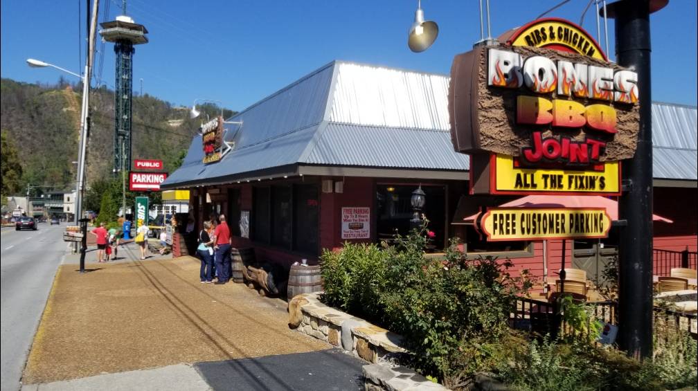 Bones BBQ Joint | restaurant | 231 Historic Nature Trail, Gatlinburg, TN 37738, USA | 8653251350 OR +1 865-325-1350
