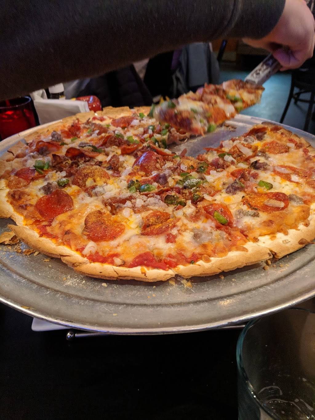 The Mack (Bar & Grill) | restaurant | 4615 Macklind Ave, St. Louis, MO 63109, USA | 3148328199 OR +1 314-832-8199