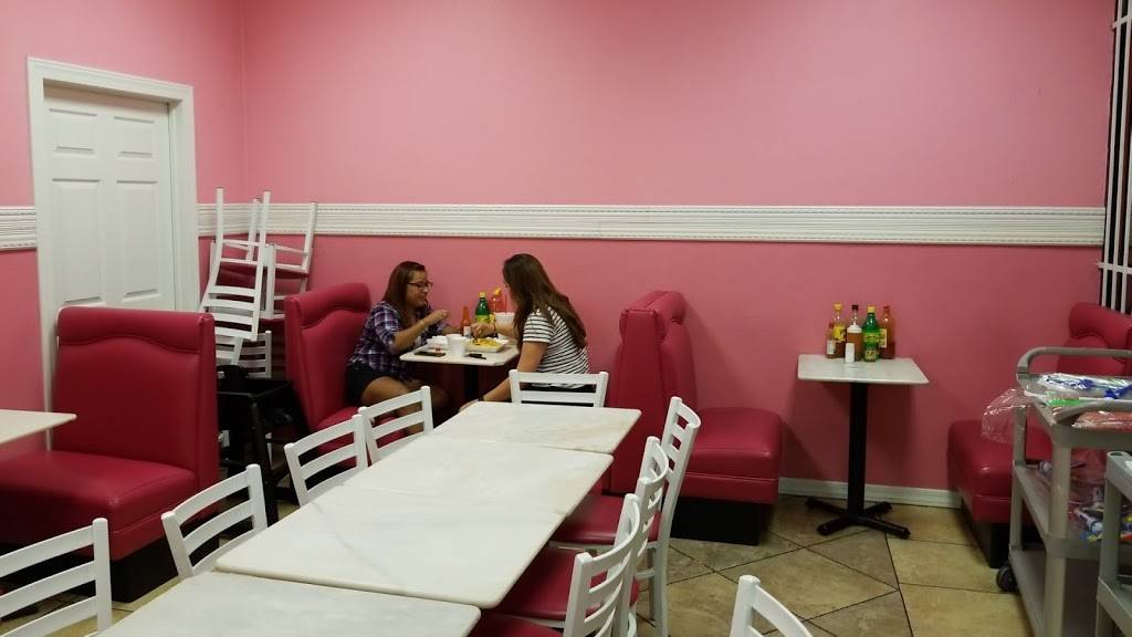 La Carreta De Lily | restaurant | 2902 W Van Buren St, Phoenix, AZ 85009, USA | 6024422050 OR +1 602-442-2050