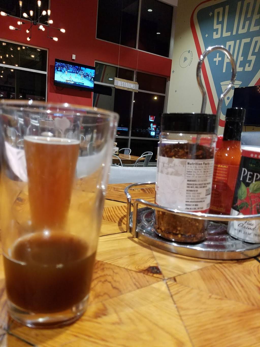 Slice Pizza & Brew | restaurant | 725 29th St S, Birmingham, AL 35233, USA | 2057159300 OR +1 205-715-9300