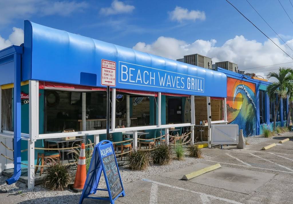 Beach Waves Grill | restaurant | 2300 Gulf Blvd, Indian Rocks Beach, FL 33785, USA | 7275933663 OR +1 727-593-3663