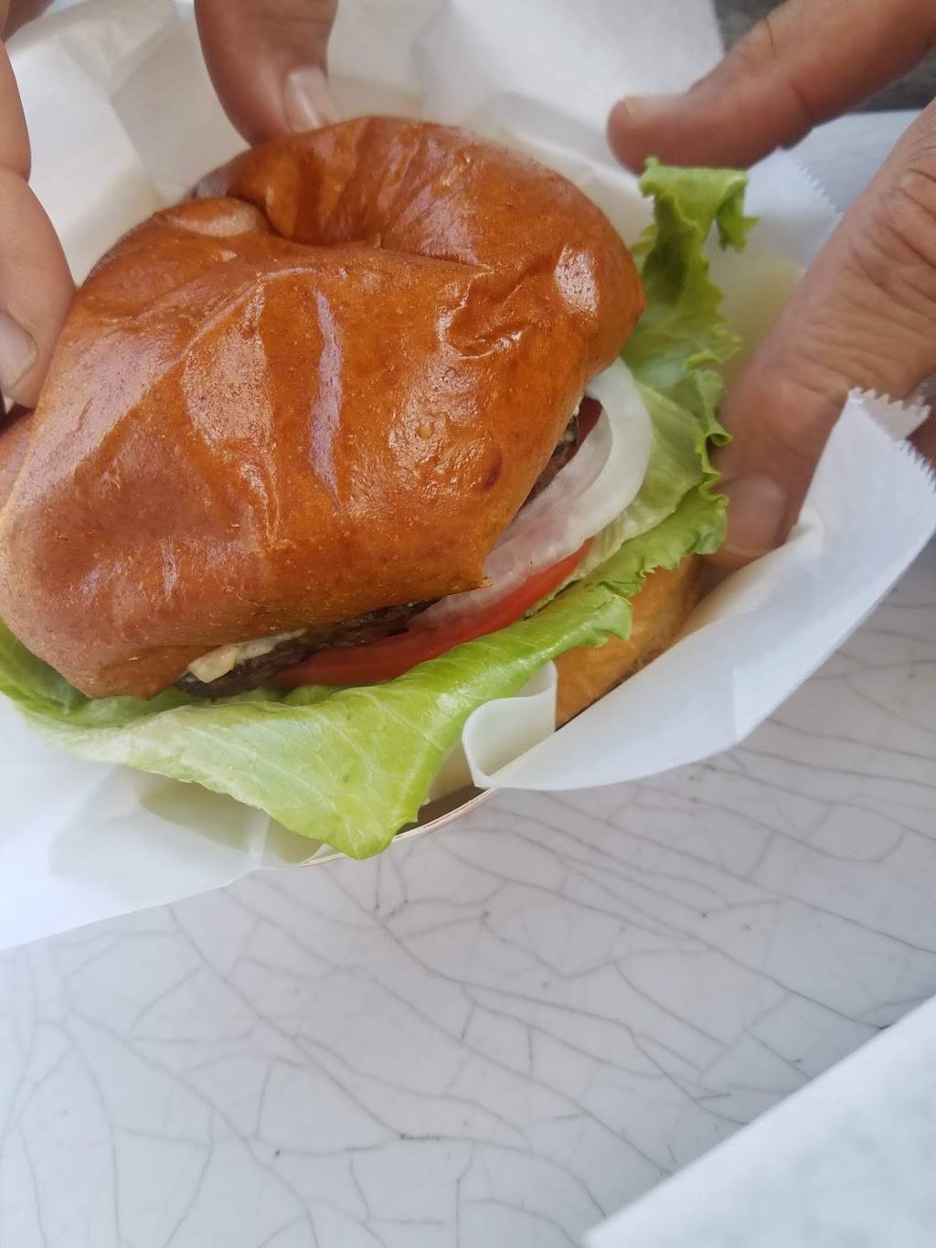 Hungry Hut | restaurant | 42008 Tollhouse Rd, Shaver Lake, CA 93664, USA | 5598413222 OR +1 559-841-3222