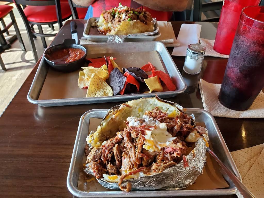 Brays Smokehouse | restaurant | 1500 Brahma Blvd, Kingsville, TX 78363, USA | 3612211100 OR +1 361-221-1100