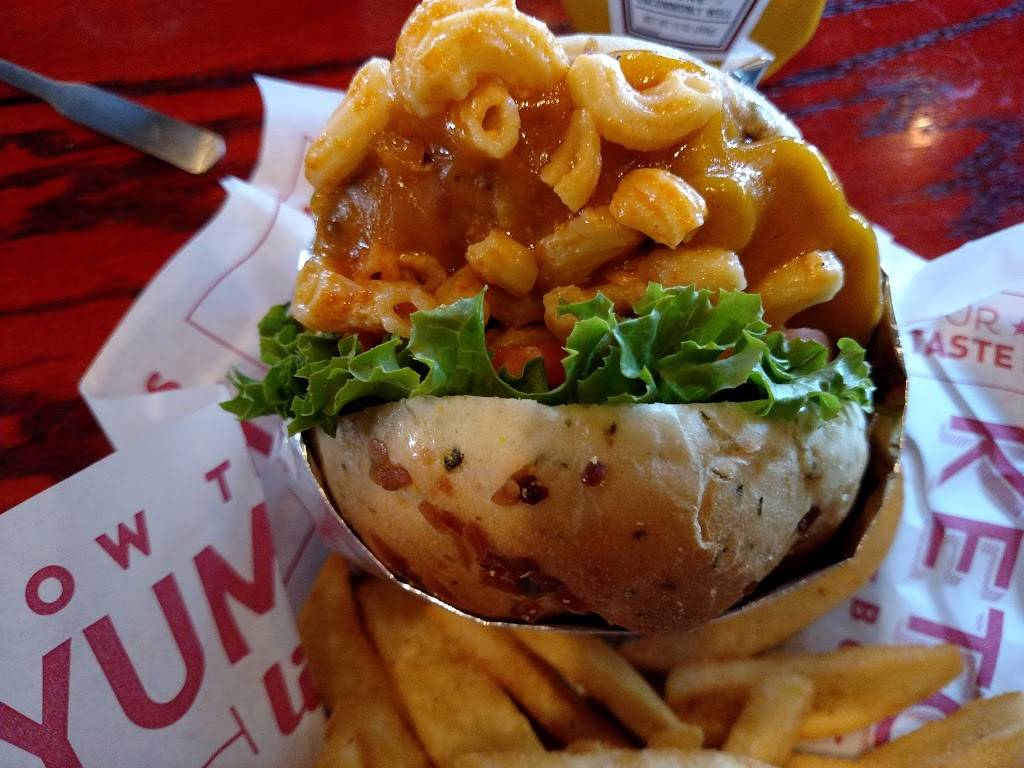Red Robin Gourmet Burgers and Brews | restaurant | 5125 Jonestown Rd #125, Harrisburg, PA 17112, USA | 7175408600 OR +1 717-540-8600
