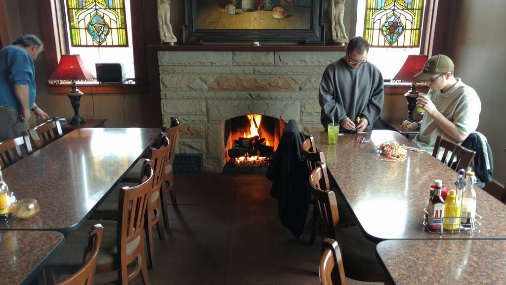 Melillo Tavern | restaurant | 300 E Liberty St, Lowellville, OH 44436, USA | 3305369207 OR +1 330-536-9207