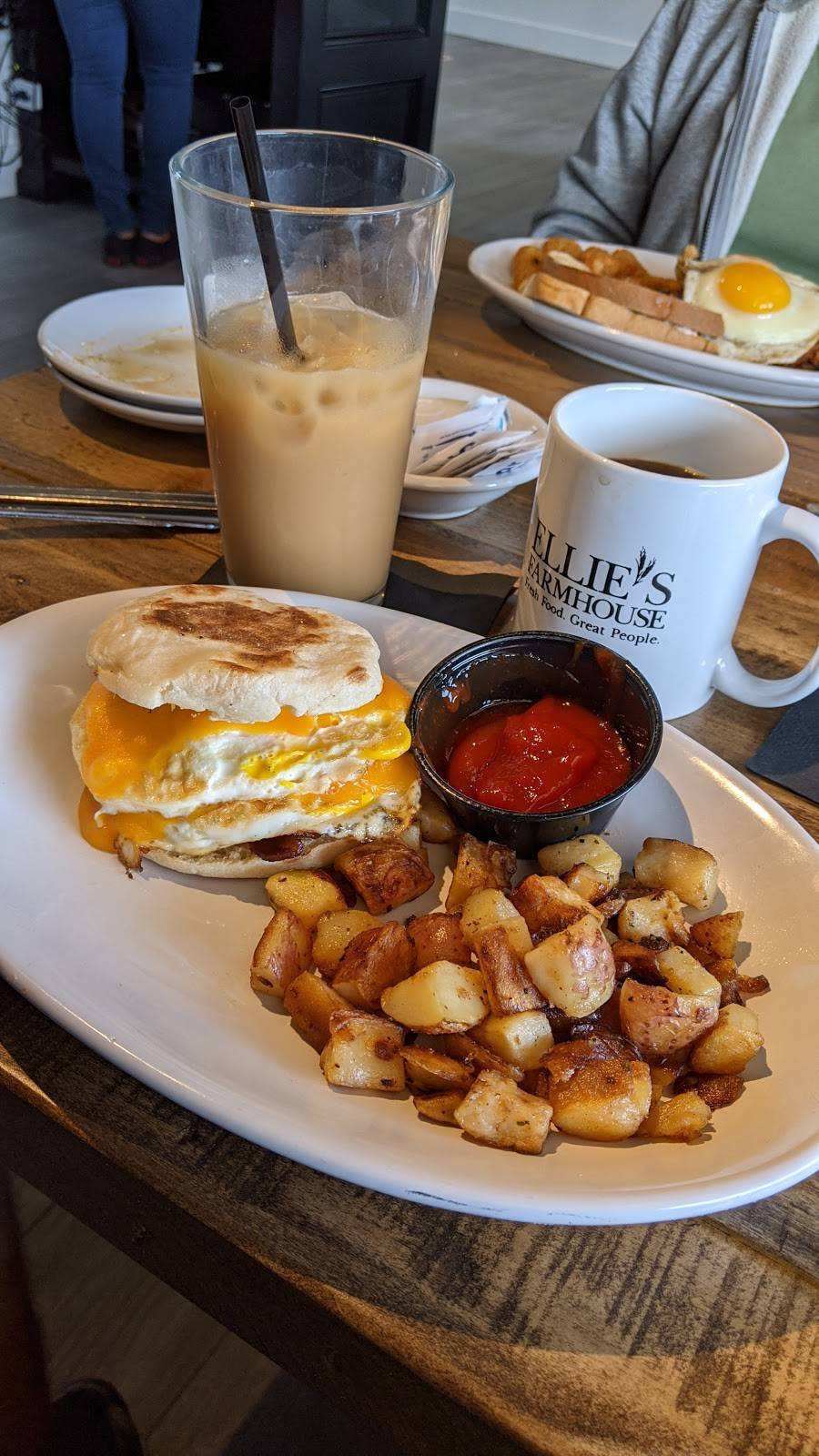 Ellie’s Farmhouse | restaurant | 436 Broadway, Methuen, MA 01844, USA | 9782088062 OR +1 978-208-8062