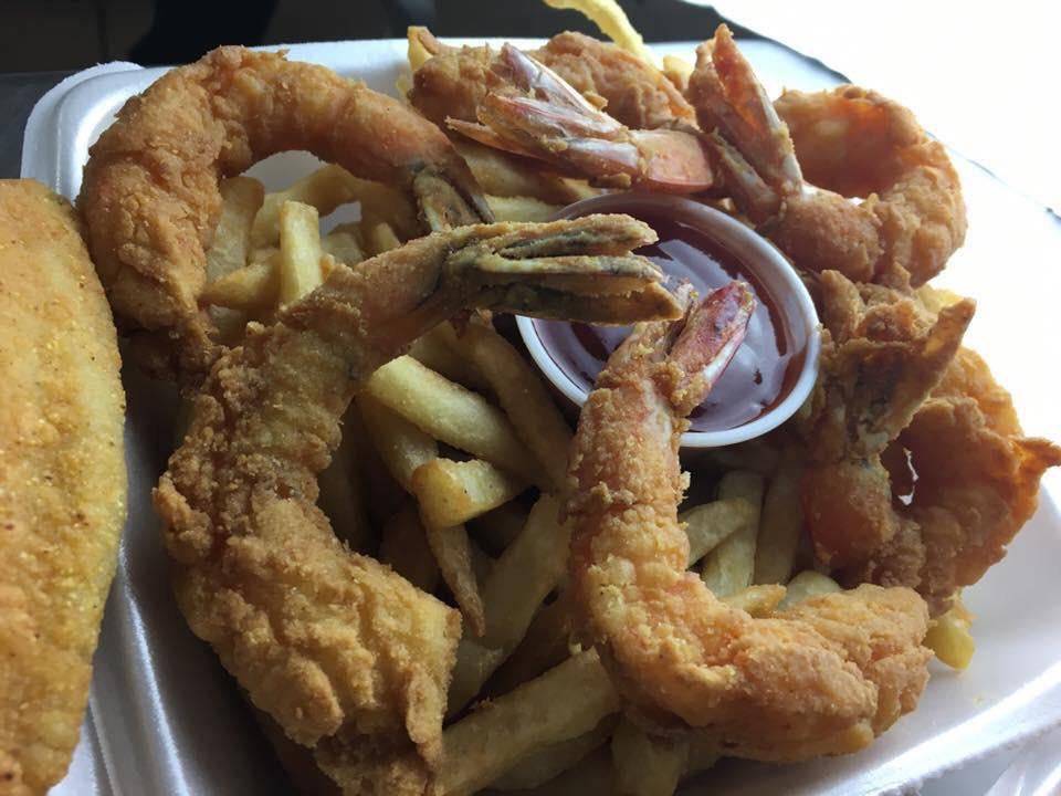 Big Sharks Fish & chicken | restaurant | 3820 Lafayette Rd, Indianapolis, IN 46254, USA | 3179749170 OR +1 317-974-9170