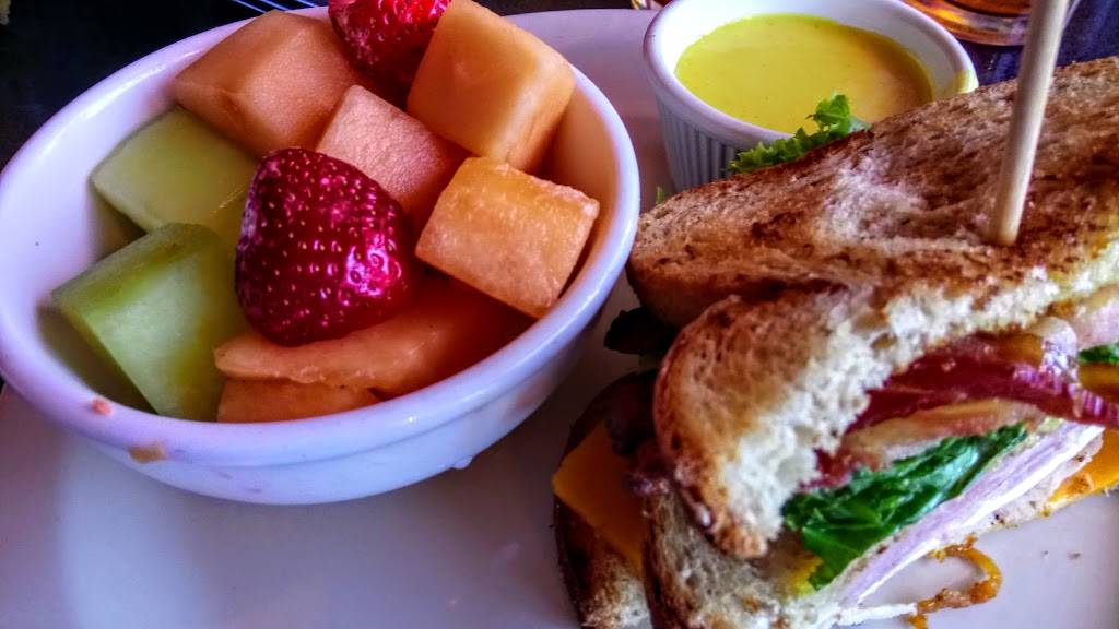 Raffertys | restaurant | 1865 Alysheba Way, Lexington, KY 40509, USA | 8592648900 OR +1 859-264-8900