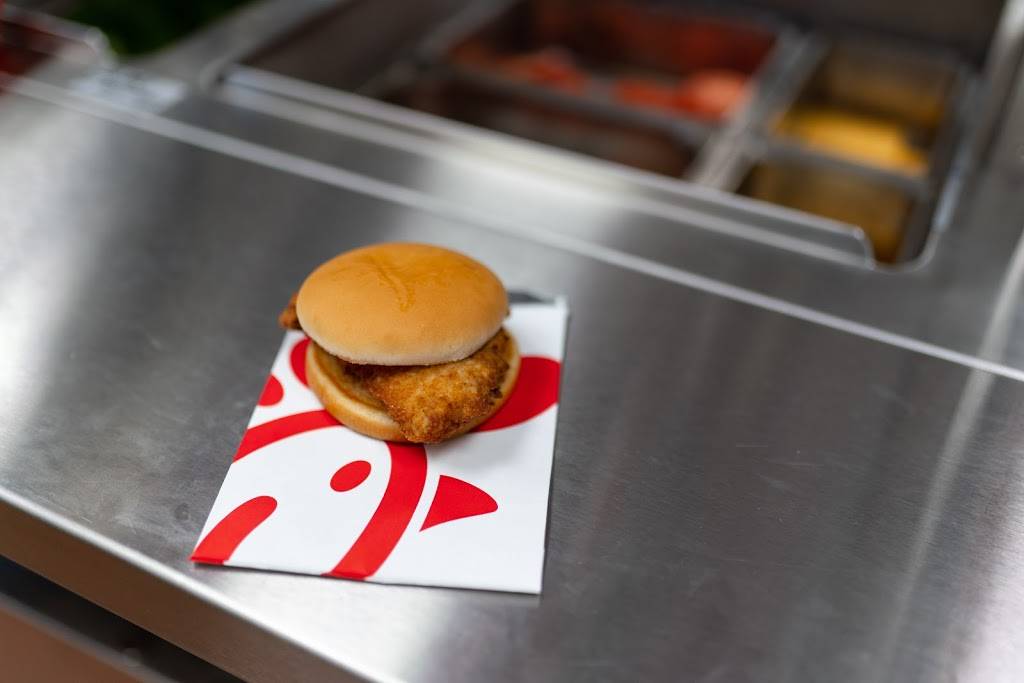 Chick-fil-A | restaurant | 9001 E Whittier Blvd, Pico Rivera, CA 90660, USA | 5622392445 OR +1 562-239-2445