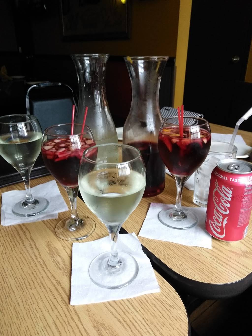 El Balconcito | restaurant | 658 E Godfrey Ave, Philadelphia, PA 19120, USA | 2153422340 OR +1 215-342-2340