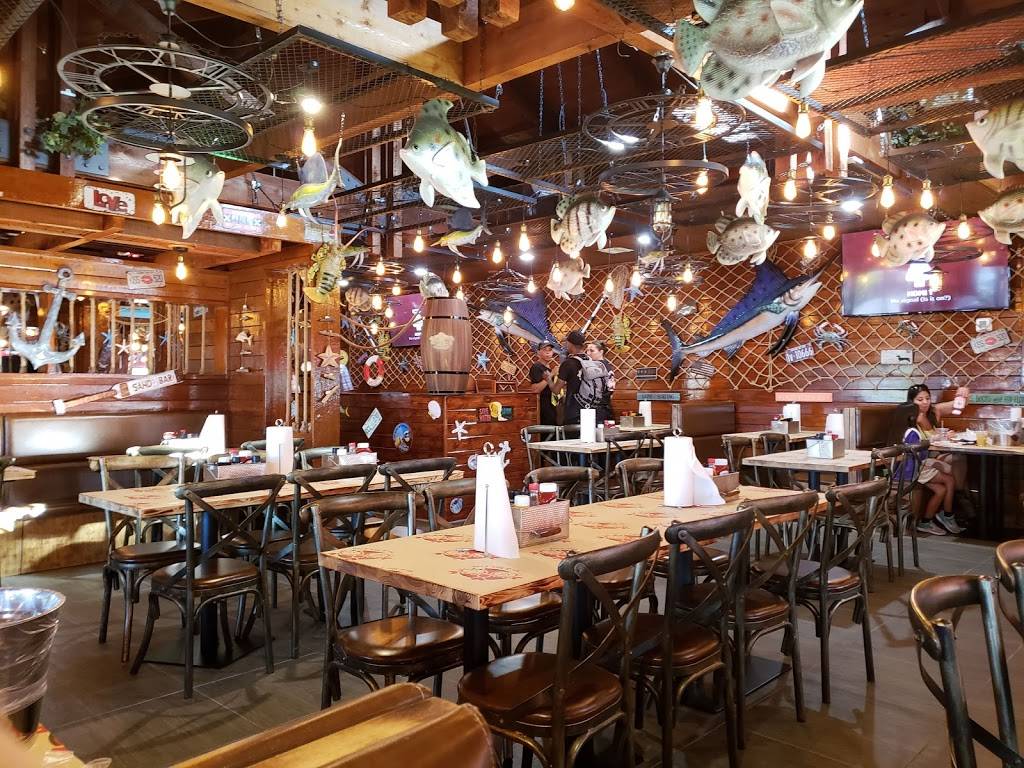 Mr. & Mrs. Crab | restaurant | 4426 W Gandy Blvd, Tampa, FL 33611, USA | 8135155828 OR +1 813-515-5828