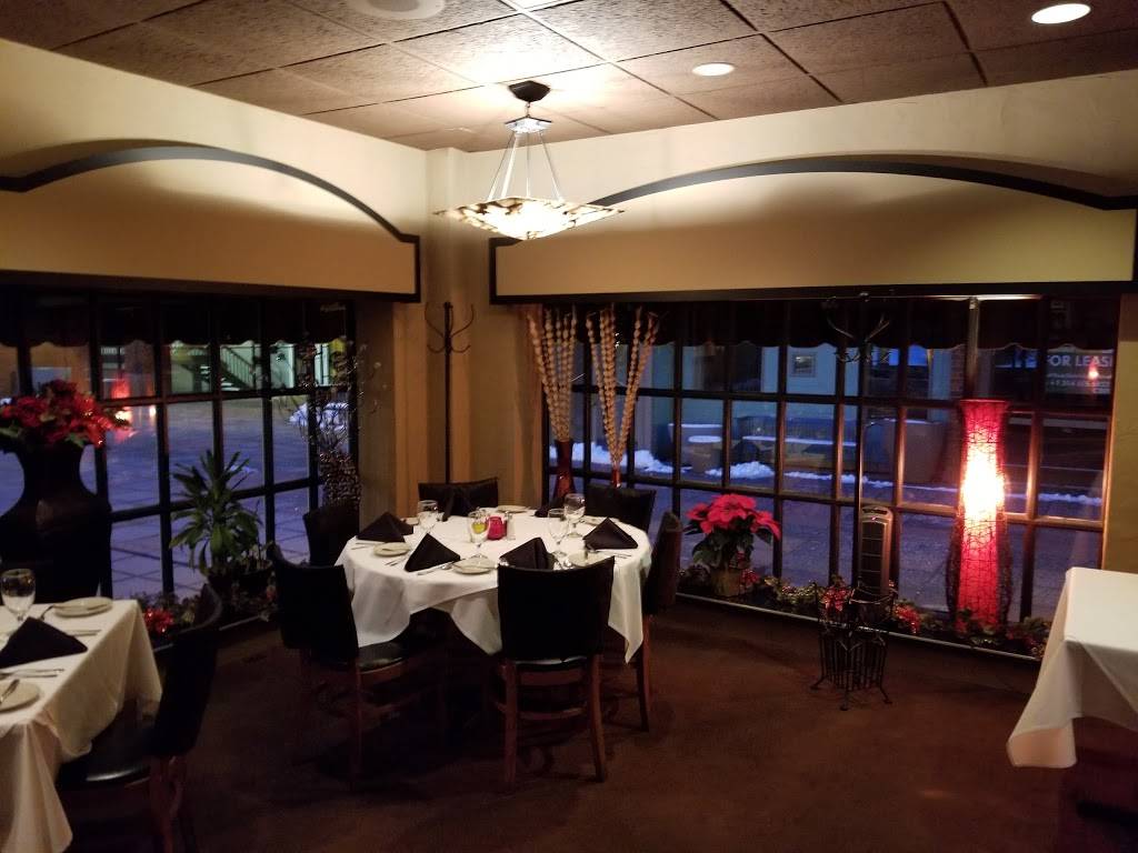 Paul Mineos Trattoria | restaurant | 333 W Port Plaza Dr, St. Louis, MO 63146, USA | 3148788180 OR +1 314-878-8180