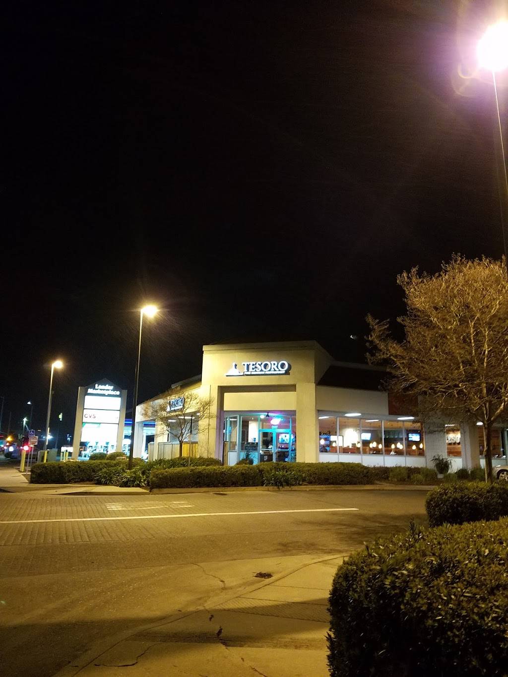 Starbucks | cafe | 1611 Lander Ave, Turlock, CA 95380, USA | 2096568478 OR +1 209-656-8478