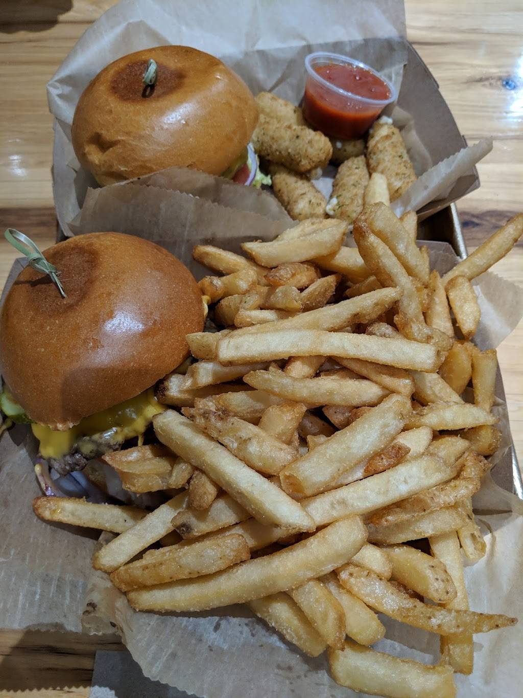 Standard Burger | restaurant | 8812 3rd Ave, Brooklyn, NY 11209, USA | 7183172333 OR +1 718-317-2333