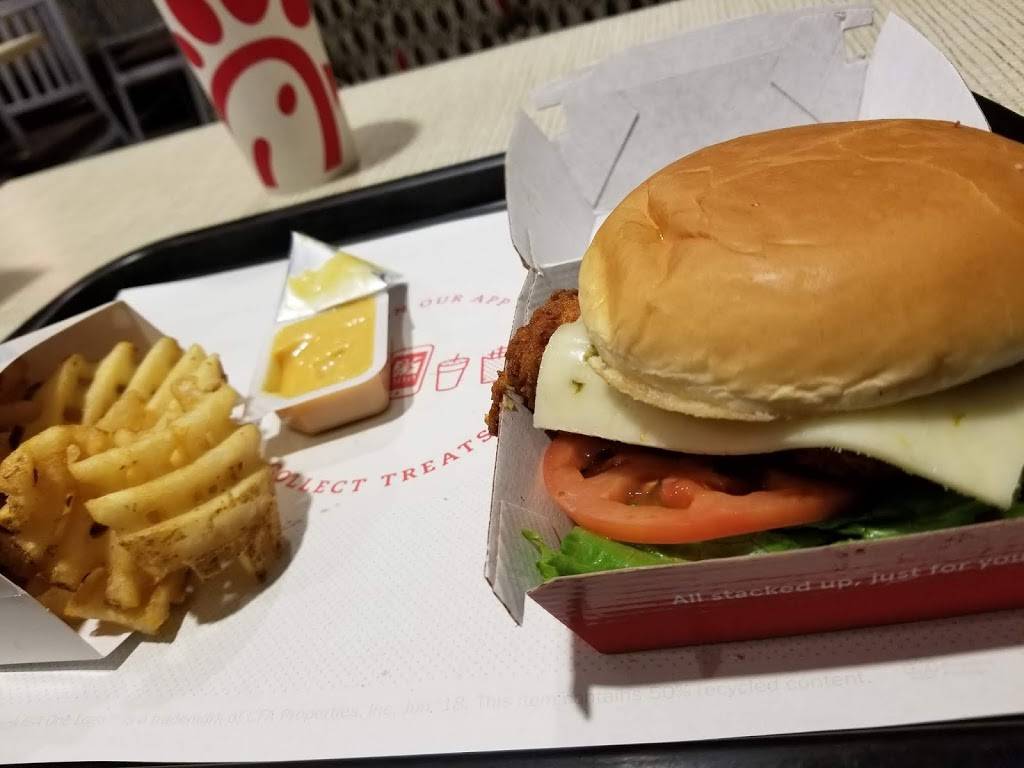 Chick-fil-A | restaurant | 560 Universal Dr N, North Haven, CT 06473, USA | 2032340300 OR +1 203-234-0300