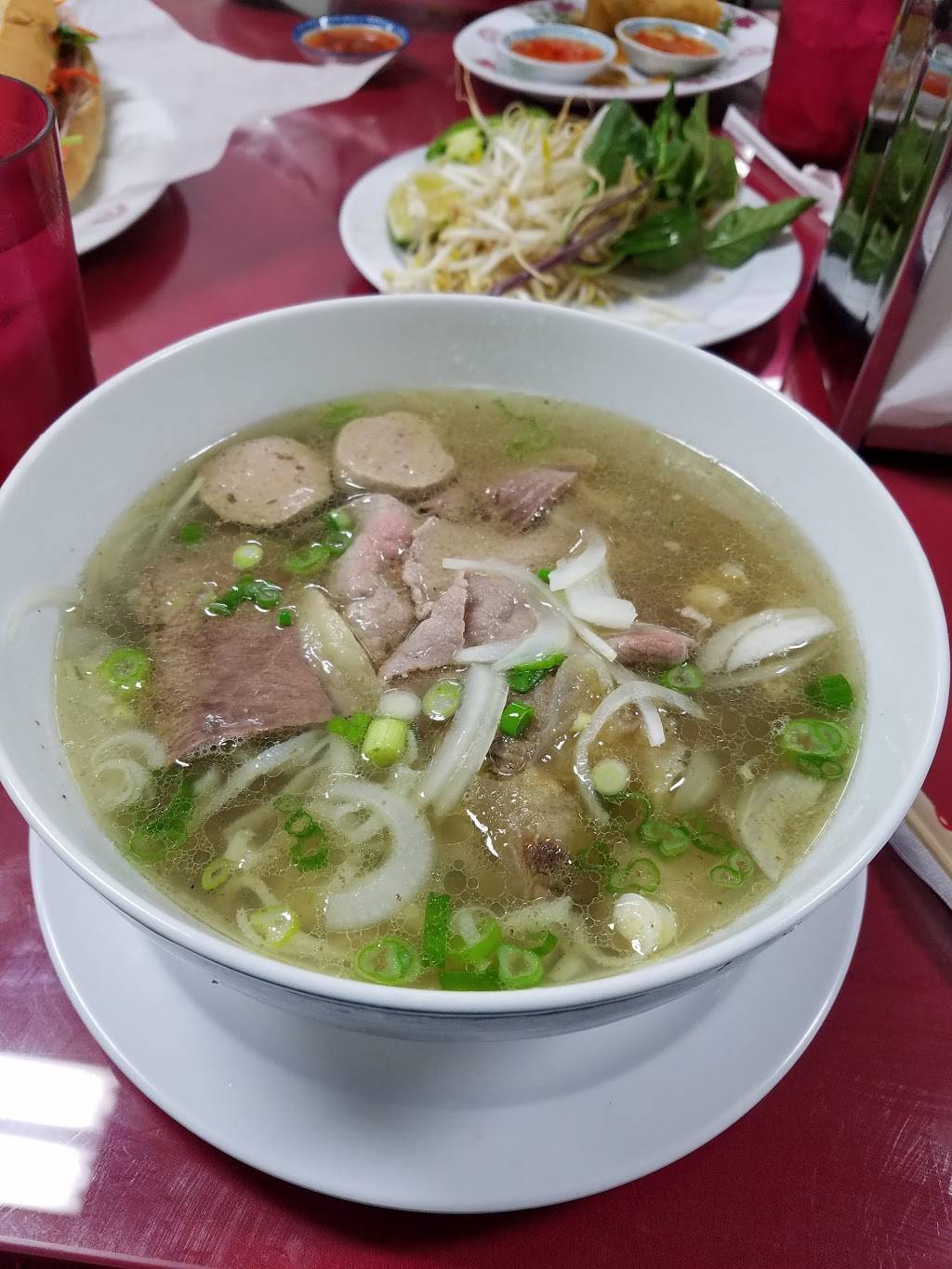 Cafe & pho Hoang | restaurant | 1140 Elizabeth Ave, Lancaster, PA 17601, USA | 7172995020 OR +1 717-299-5020