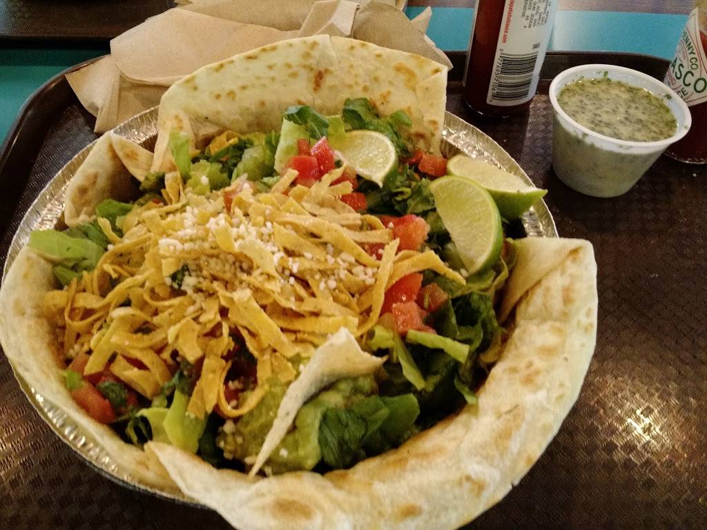 Costa Vida | restaurant | 218 W Lake St, Chicago, IL 60606, USA | 3123743344 OR +1 312-374-3344