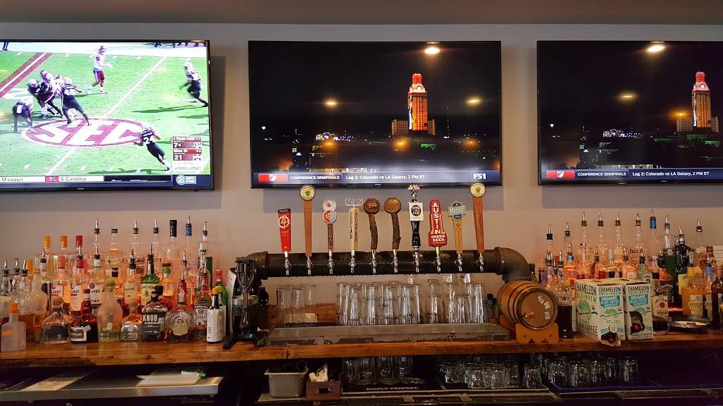 Toss Pizzeria & Pub | restaurant | 2901 S 1st St #102, Austin, TX 78704, USA | 5129531718 OR +1 512-953-1718