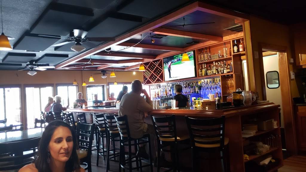 Windward Bar & Grille | restaurant | 282 Windward Passage, Clearwater, FL 33767, USA | 7274425900 OR +1 727-442-5900