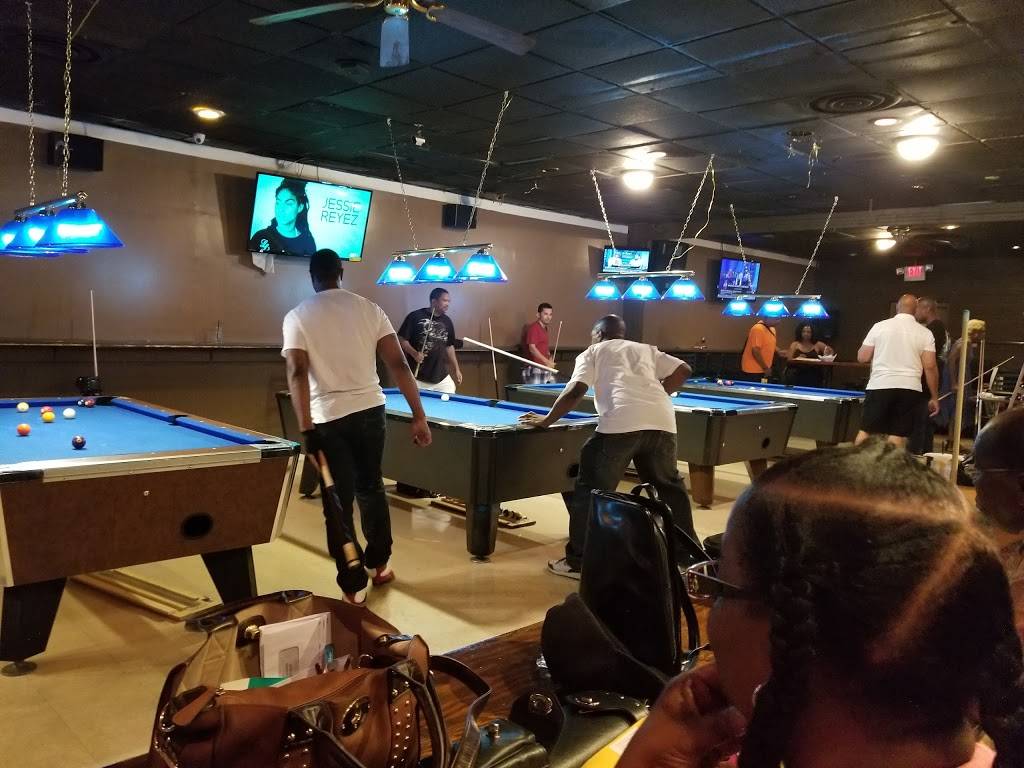 Hangar Club | restaurant | 6410 Old Branch Ave, Camp Springs, MD 20748, USA | 3014496970 OR +1 301-449-6970