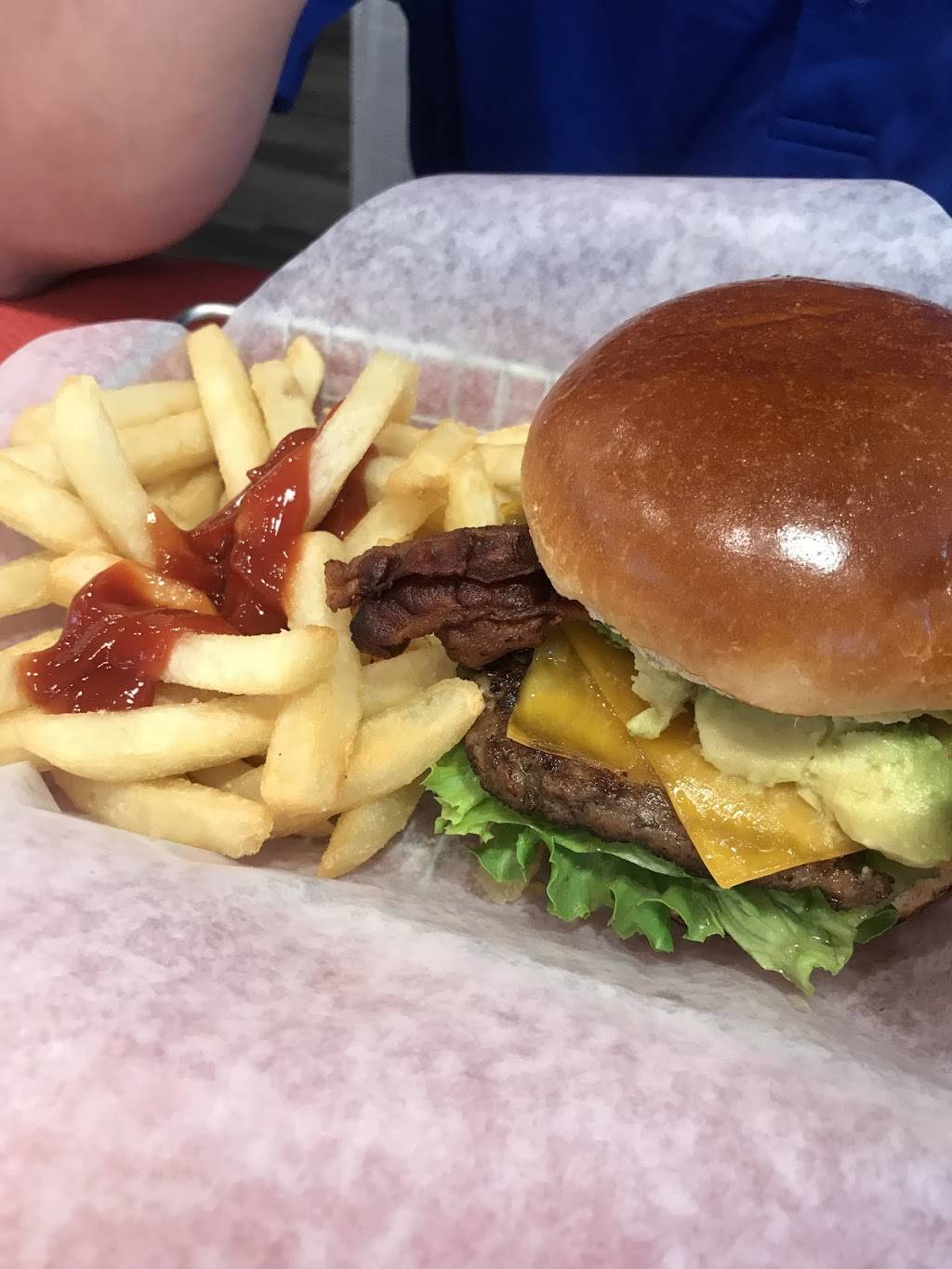 Friendlys | restaurant | 180 Boston Post Rd E W, Marlborough, MA 01752, USA | 5082511006 OR +1 508-251-1006