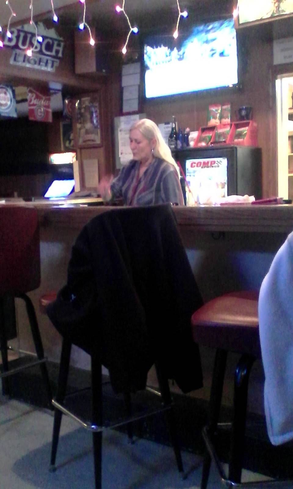 6 Mile Bar & Pizzeria | restaurant | 7404 Wayne Trace, Fort Wayne, IN 46816, USA | 2604418490 OR +1 260-441-8490