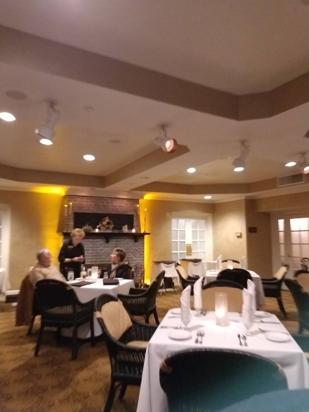 Delaney House | restaurant | 3 Country Club Rd, Holyoke, MA 01040, USA | 4135321800 OR +1 413-532-1800