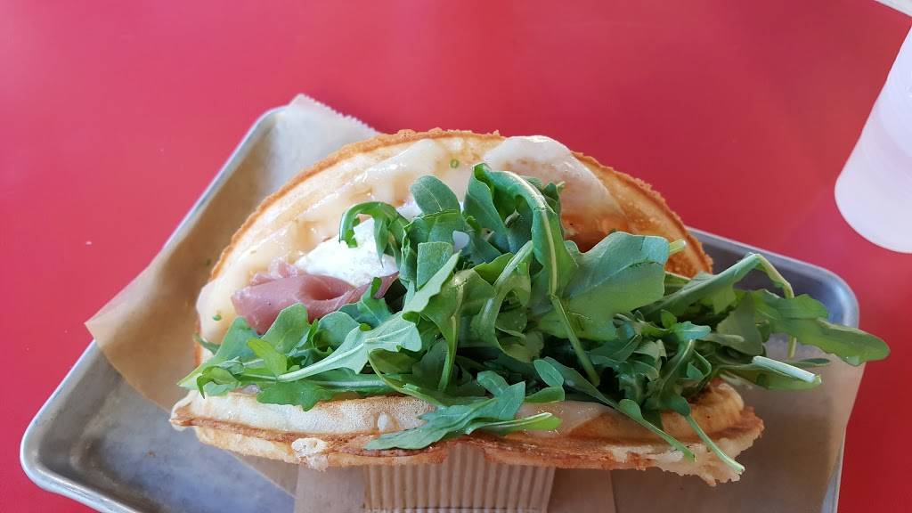 Bruxie Original Fried Chicken & Waffle Sandwich | meal takeaway | 215 W Birch St, Brea, CA 92821, USA | 7142551188 OR +1 714-255-1188