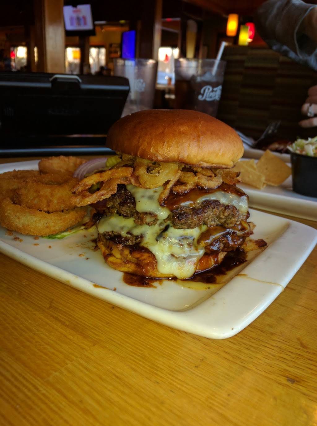 Applebees Grill + Bar | restaurant | 2401 Rock Haven Rd, Harrisonville, MO 64701, USA | 8168872288 OR +1 816-887-2288