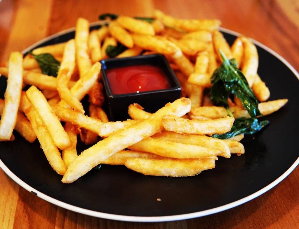 Momos cafe | restaurant | 4828 MacArthur Blvd NW, Washington, DC 20007, USA | 2023333675 OR +1 202-333-3675