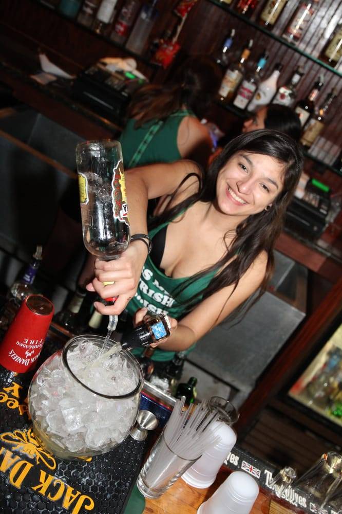 Mullys Irish | night club | 621 N Chaparral St, Corpus Christi, TX 78401, USA | 3618848190 OR +1 361-884-8190