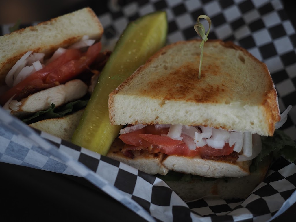 The Grill at Eaglewood | restaurant | 1110 E Eaglewood Dr, North Salt Lake, UT 84054, USA | 8013358689 OR +1 801-335-8689