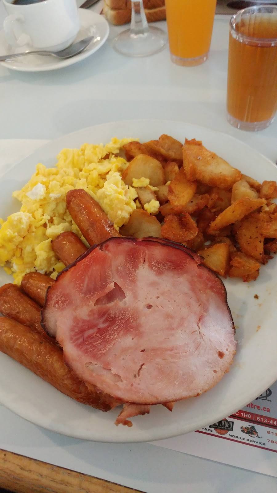 Country Kitchen | restaurant | 2159 31, Winchester, ON K0C 2K0, Canada | 6137742417 OR +1 613-774-2417